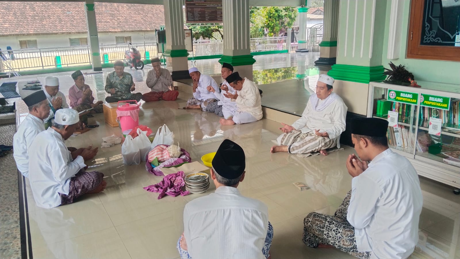 Keputusan rapat pengurus Masjid Jami’ At-Taqwa Krandon Kota KudusJumu’ah Wage, 28 Ramadhan 1446 H./28 Maret 2025 M.